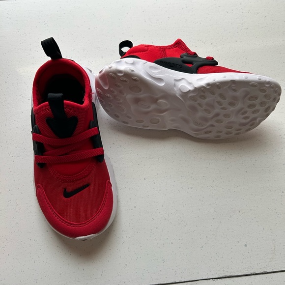 Boys Nike 10 - Picture 3 of 3